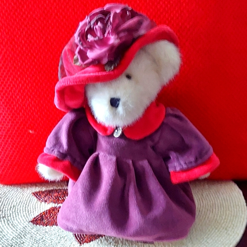 Boyd's Mrs. Rouge Chapeau